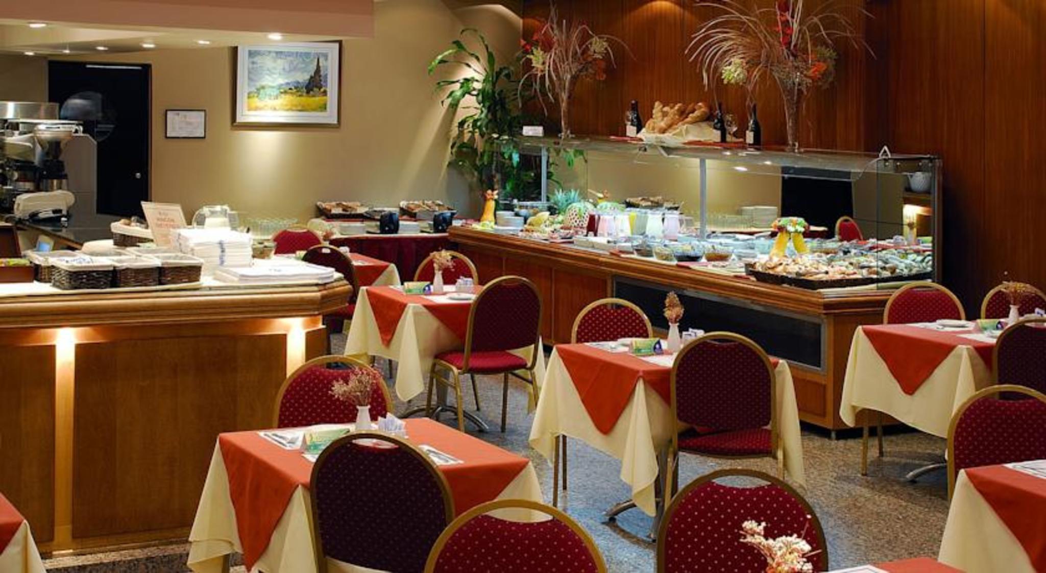 فندق بوينس آيرسفي  فندق جلوباليس ريبابليكا المطعم الصورة